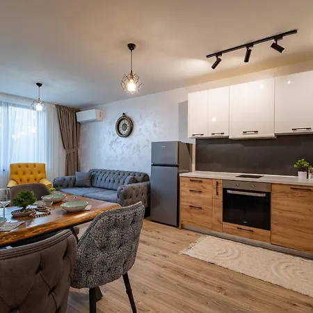 Stylish With Free Public Parking Varna